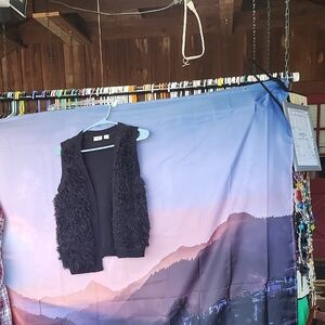 Black Textured Vest Girls 18